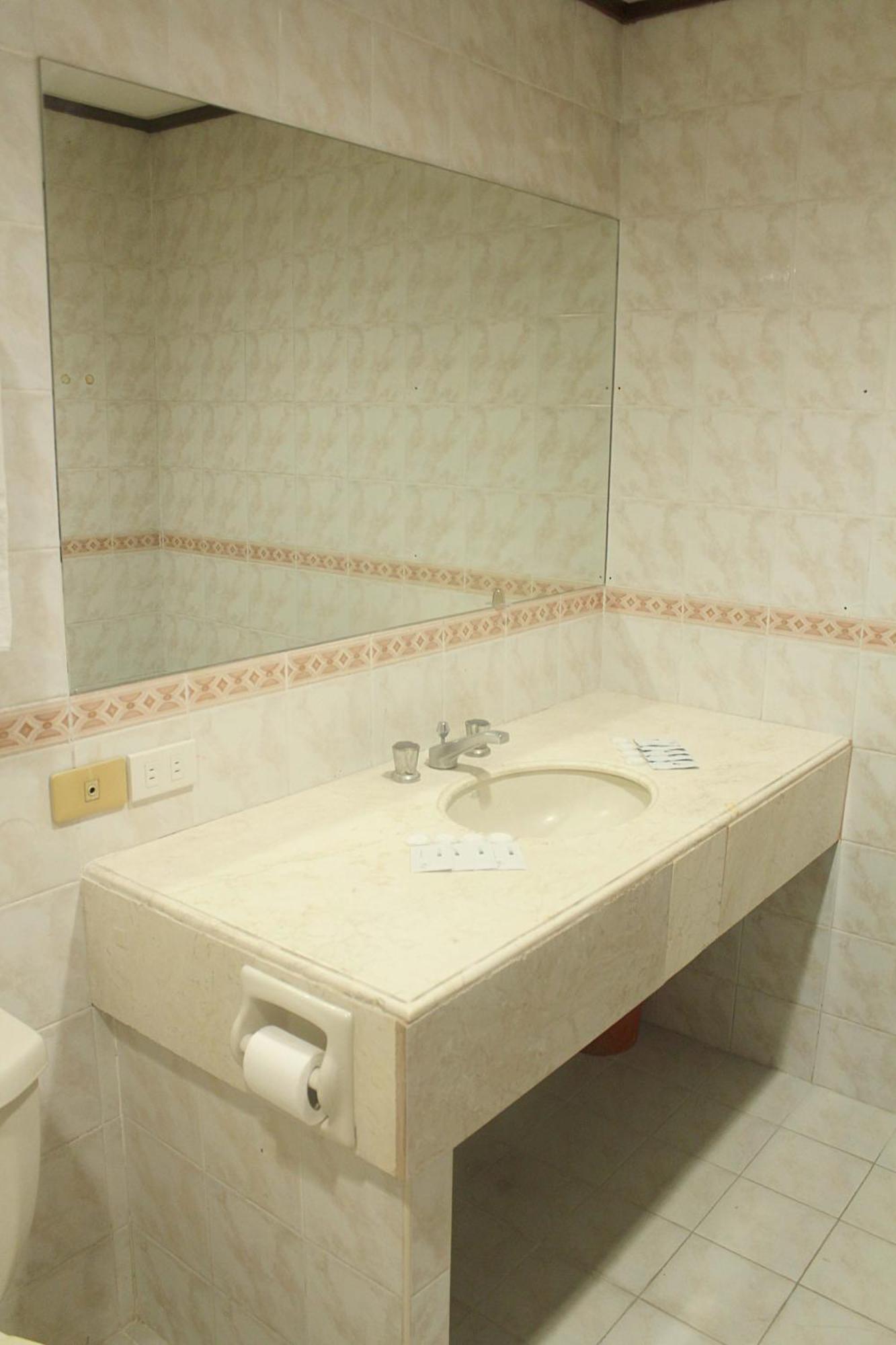 The Humbertos Hotel Davao Экстерьер фото